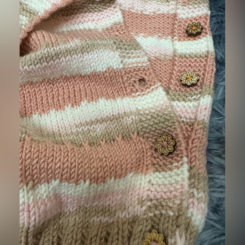 Wool. Handmade - Picture 3 of 3